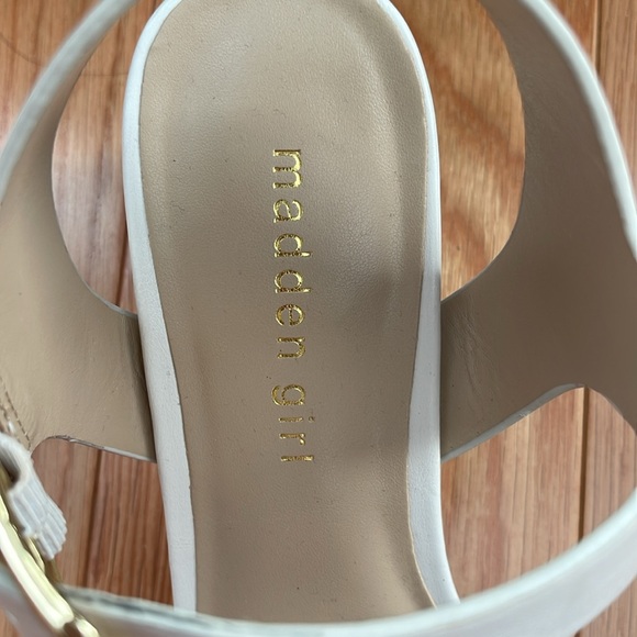 Madden Girl sandals - excellent condition, only worn one time to church - Picture 4 of 5